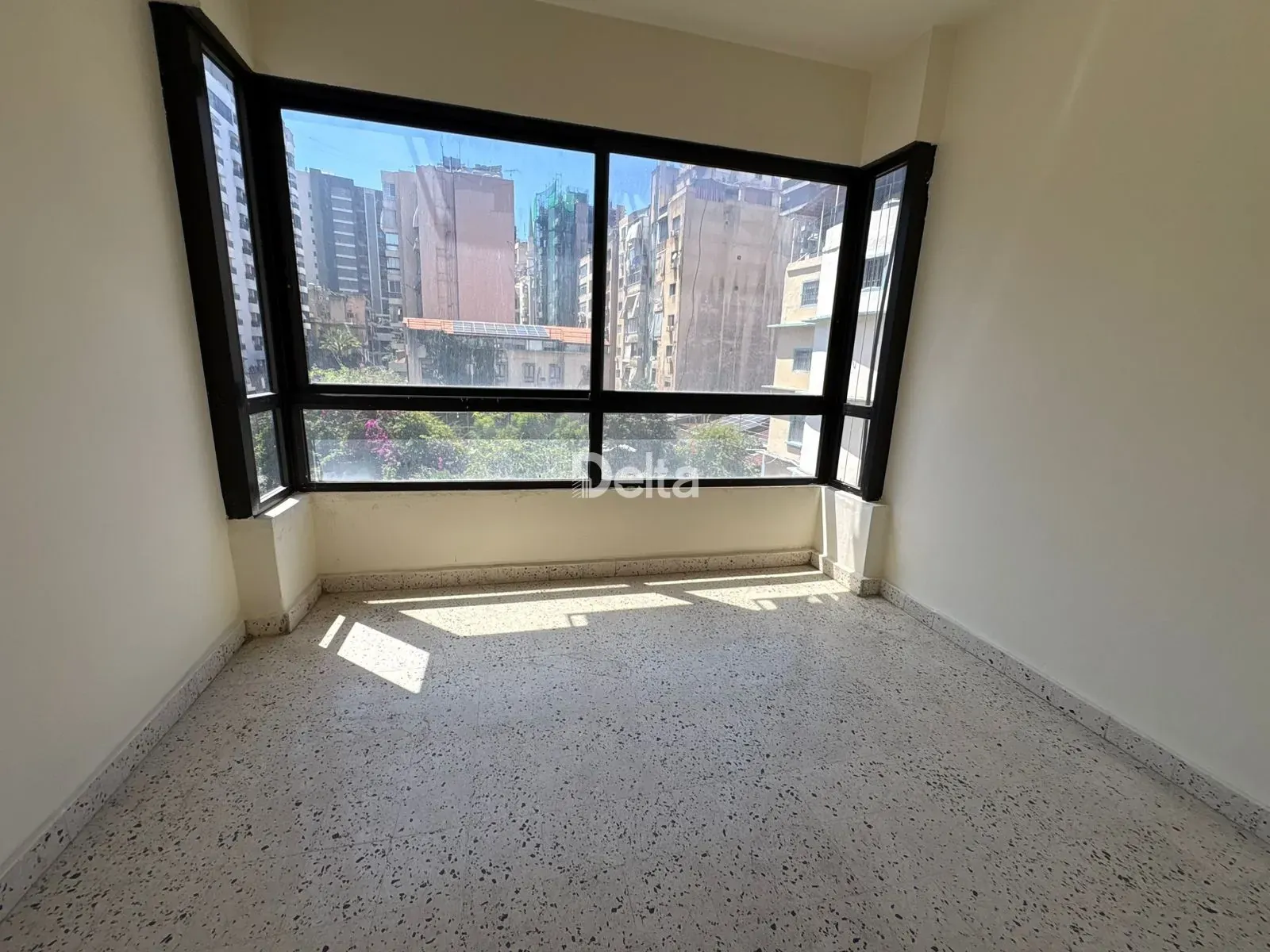 Office for Rent in Mar Elias, Beirut — photo 3