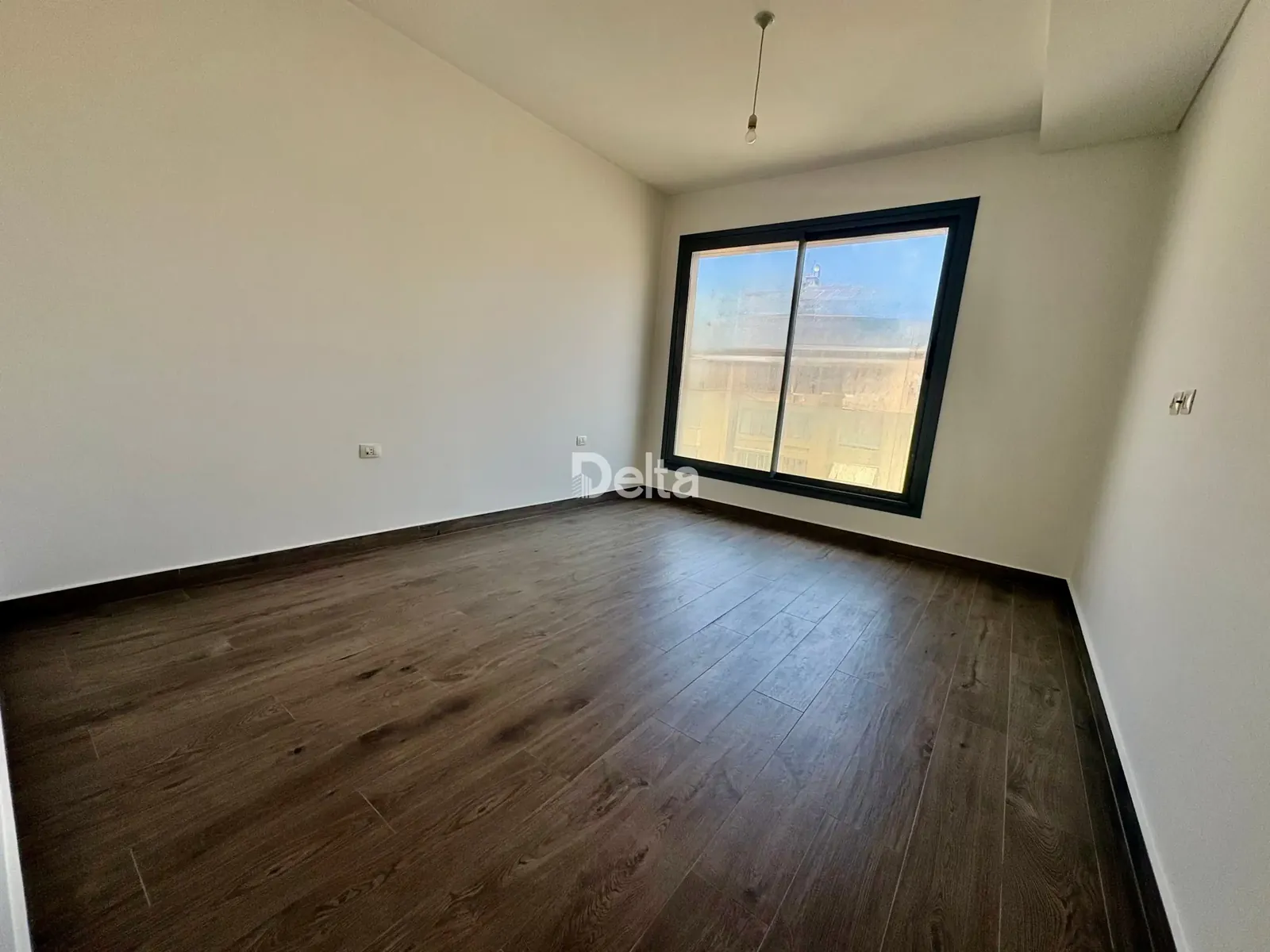 Apartment for Rent in Sakiet al Janzeer, Beirut / 3 BR — photo 2