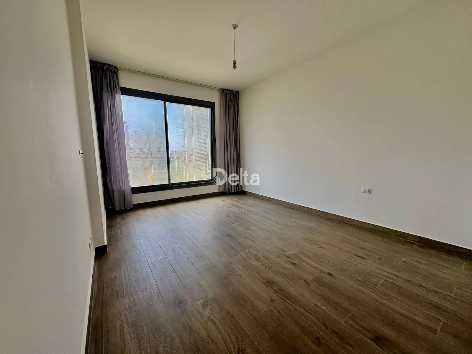 Apartment for Rent in Sakiet al Janzeer, Beirut / 3 BR — photo 3