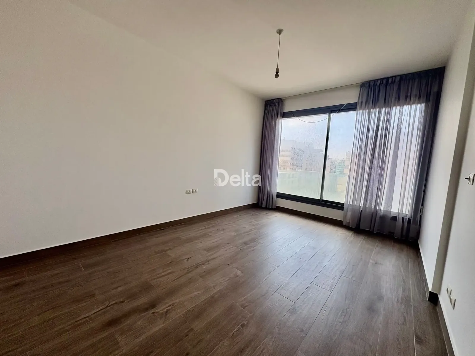 Apartment for Rent in Sakiet al Janzeer, Beirut / 3 BR — photo 4