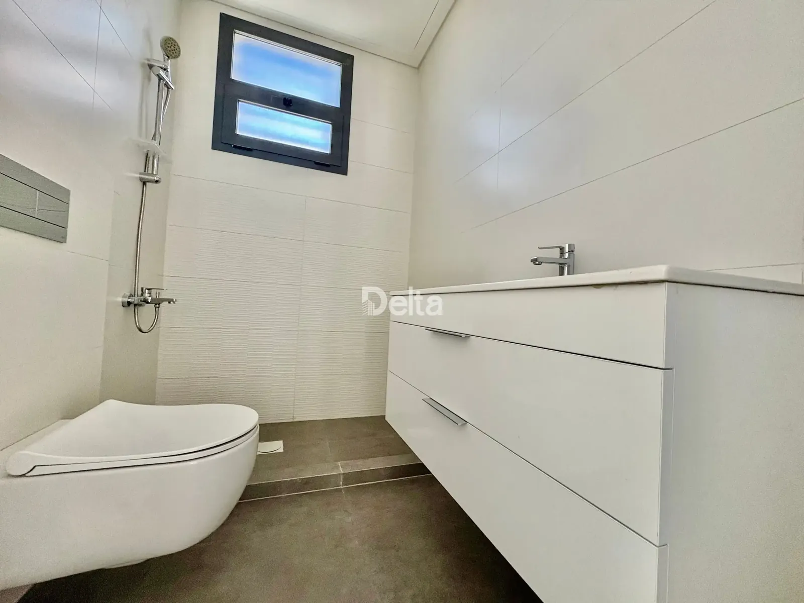 Apartment for Rent in Sakiet al Janzeer, Beirut / 3 BR — photo 5