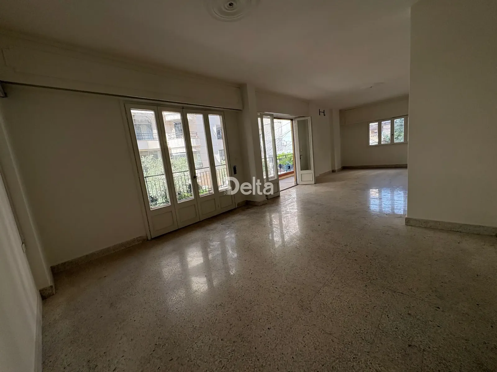 Apartment for Sale in Al Zarif, Beirut – 3 BR, 210 sqm, High Ceiling & Prime Location — photo 2