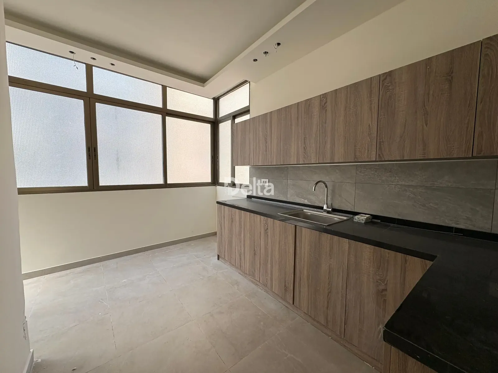 Apartment for Sale in Sakiet al Janzeer, Beirut – 3 BR, 160 sqm, Prime Location & Near Supermarkets — photo 4