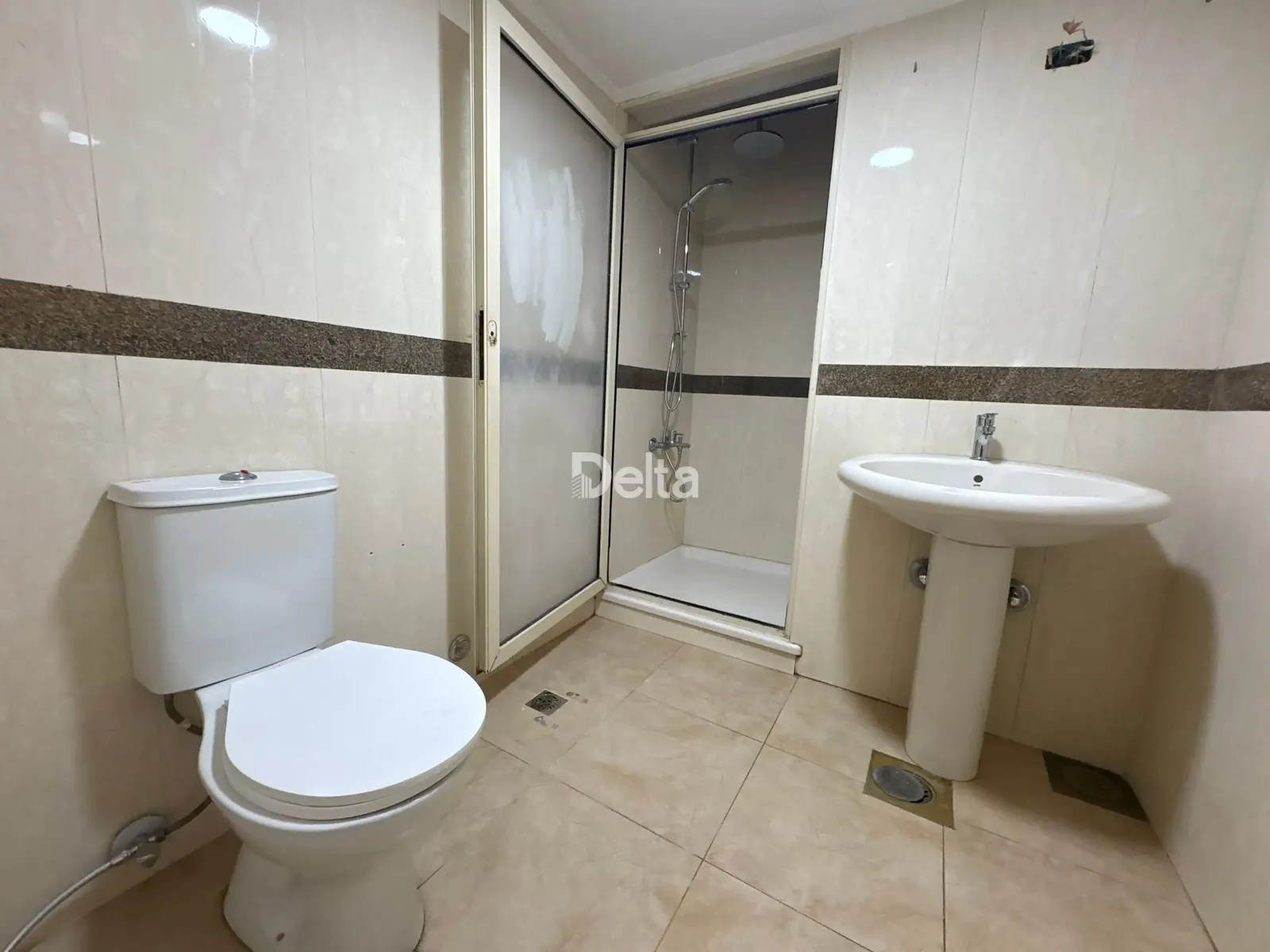 Apartment for Rent in Verdun, Beirut / 3 BR — الصورة 4