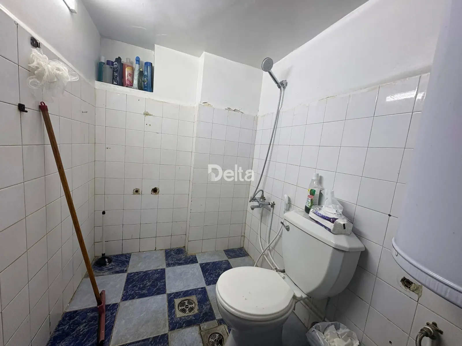Apartment for Sale in Mar Elias, Beirut – 2 BR, 100 sqm, Near Supermarkets & Near Public Transport — photo 4