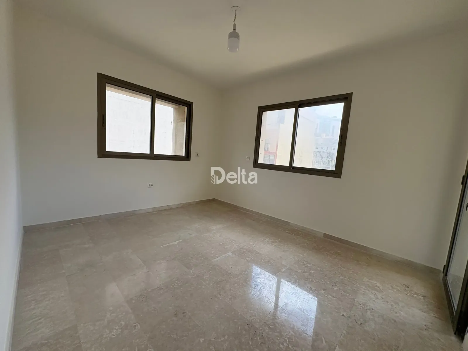 Apartment for Rent in Hamra, Beirut / 3 BR — الصورة 2