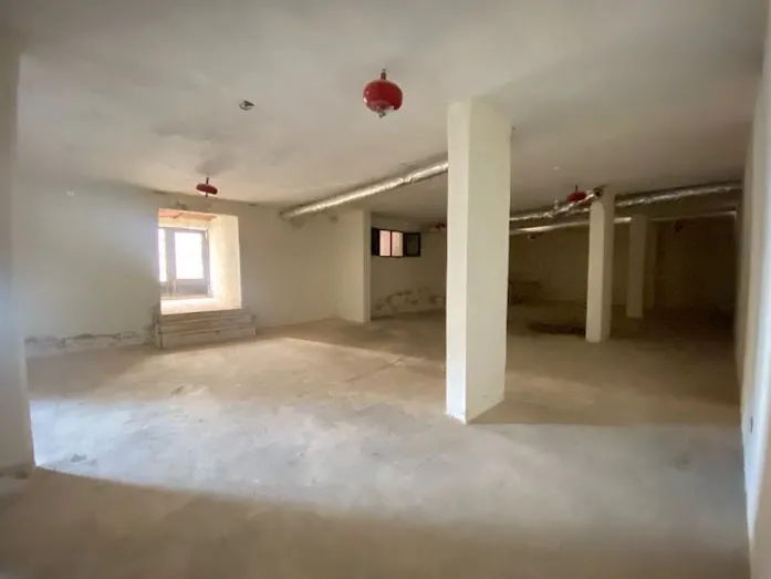 Commercial Space for Sale in Bchamoun, Aley – 250 sqm, 0 floor(s)