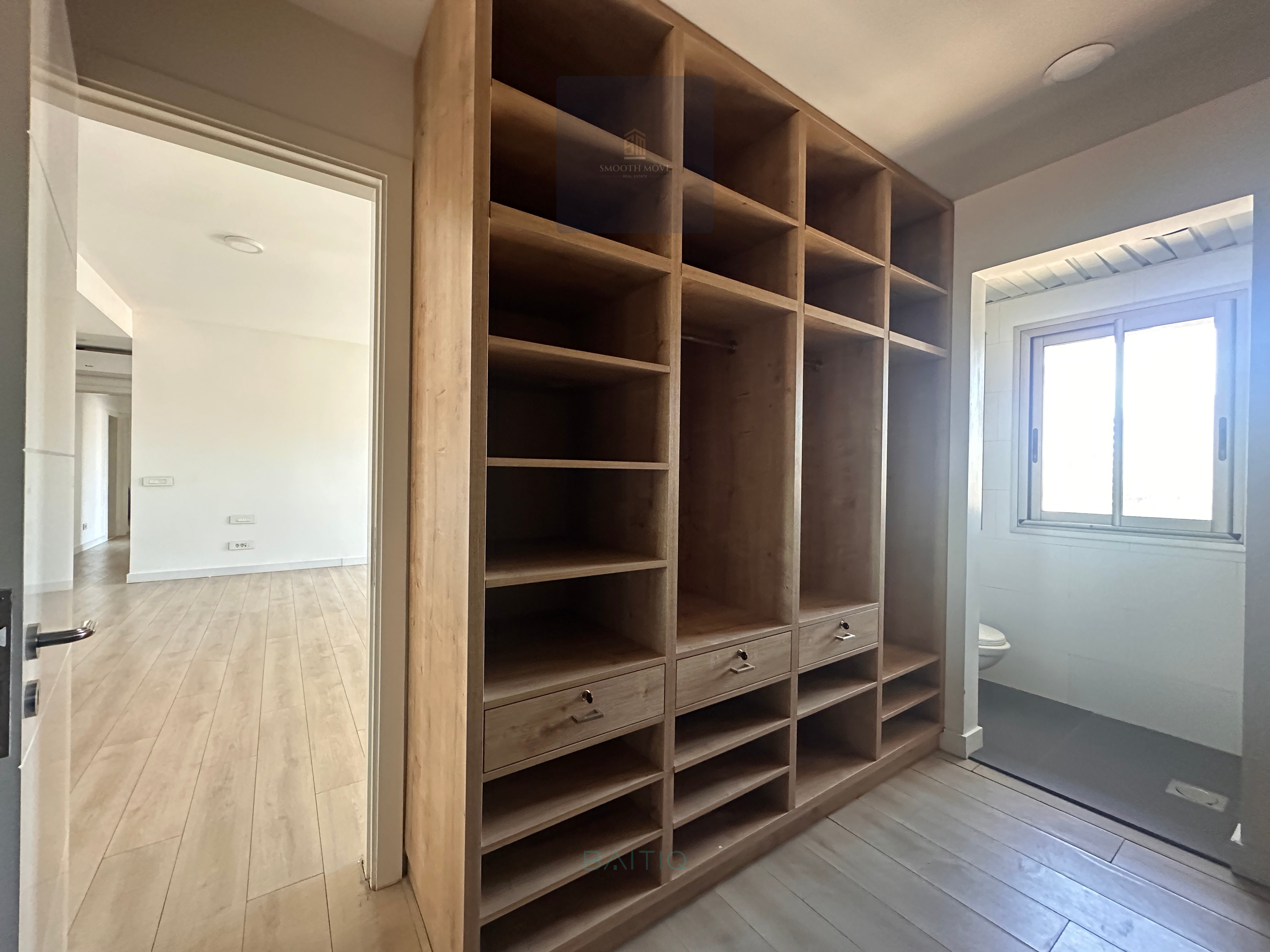 Seaview Apartment with Outdoor Terrace for Rent in Tabaris, Beirut — الصورة 5