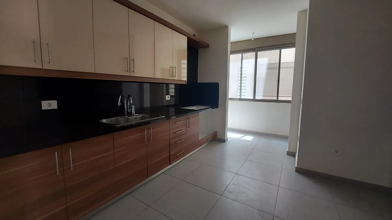 Apartment for Sale in Aamchit, Lebanon — الصورة 4