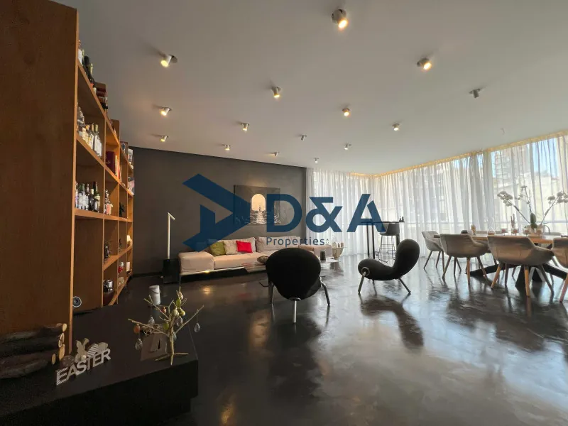 Prime Location | Walking Distance To ABC | High end Finishing — photo 3