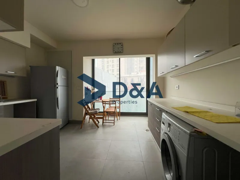 Prime Location | Walking distance to shops | Furnished — photo 4