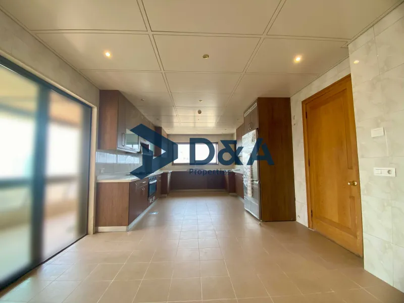 Spacious Apartment | High Floor | Close to AUB & IC — الصورة 5