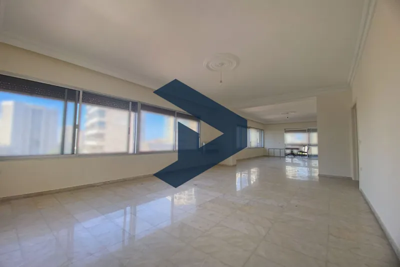 Spacious Apartment | Bright Interiors | Walking Distance to LAU & CPF — photo 5