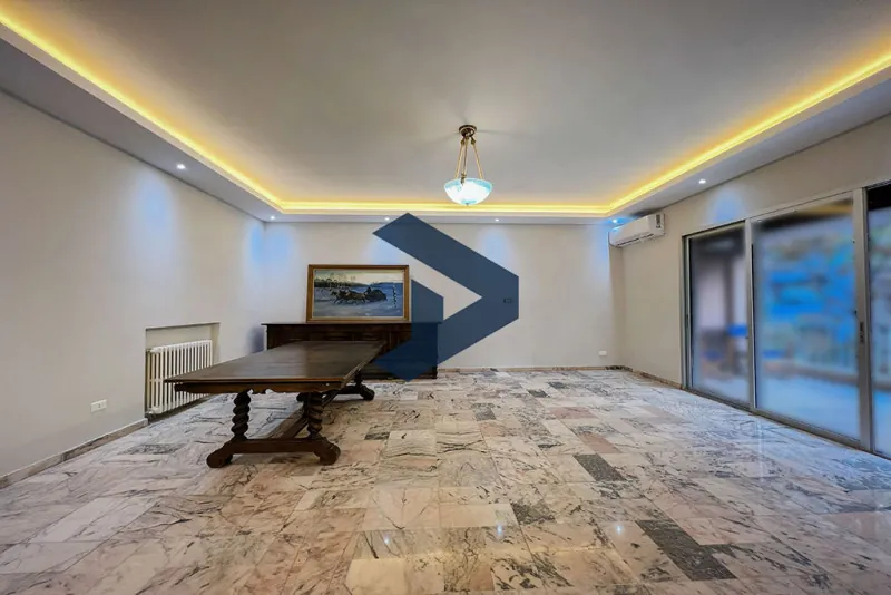 Spacious Apartment | Fully Renovated | Walking Distance to ABC — الصورة 3