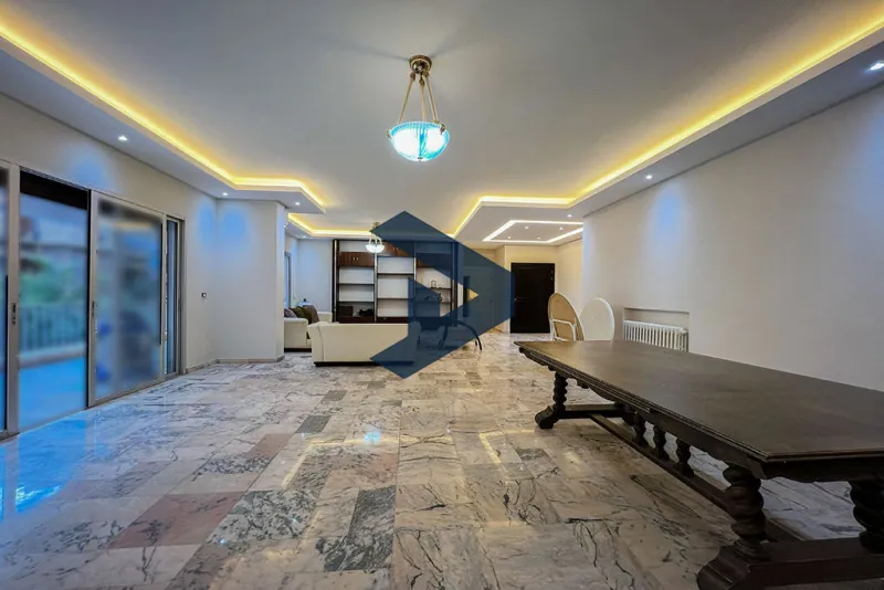 Spacious Apartment | Fully Renovated | Walking Distance to ABC — الصورة 4
