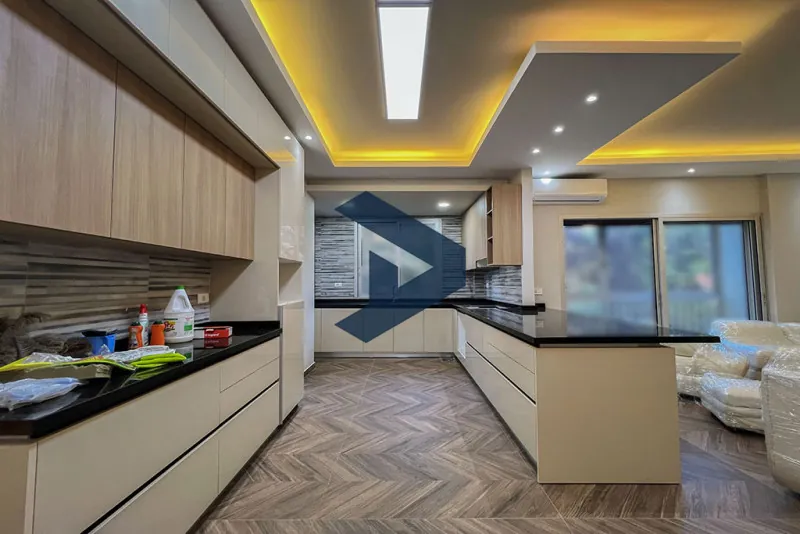 Spacious Apartment | Fully Renovated | Walking Distance to ABC — الصورة 5
