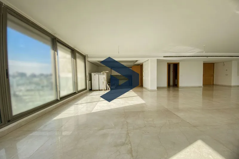 Well Maintained Building | High Floor | Prime Location — photo 5