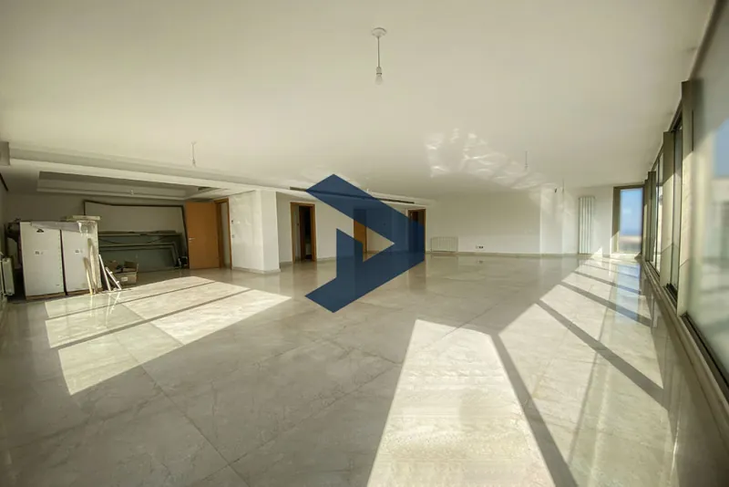 Well Maintained Building | High Floor | Prime Location — photo 4