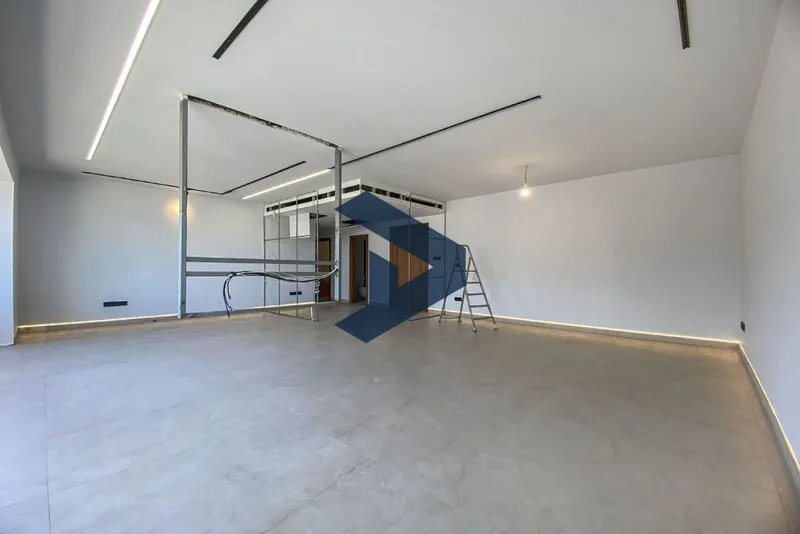 Calm Area | Well Maintained Building | Newly Renovated — photo 2