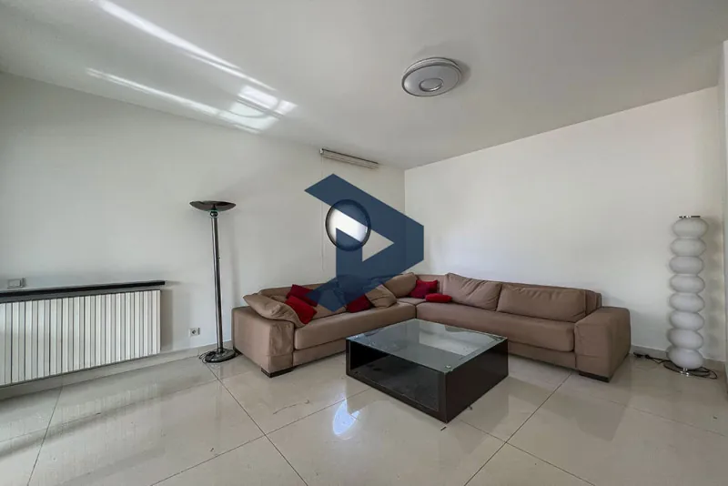 Prime Location | Fully Furnished | Luminous Apartment — photo 3