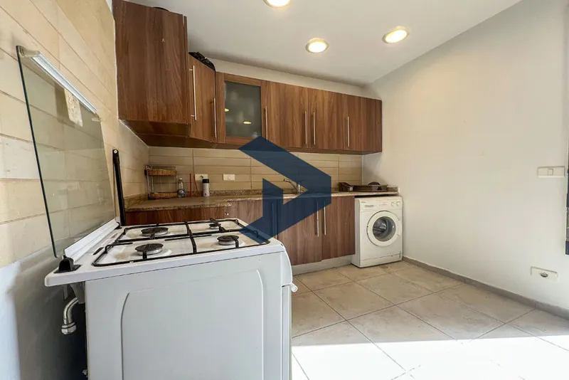 Prime Location | Furnished | Balcony — photo 5