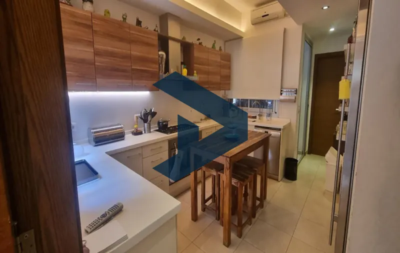 Prime Location | Well Maintained Building | Fully Furnished — الصورة 4