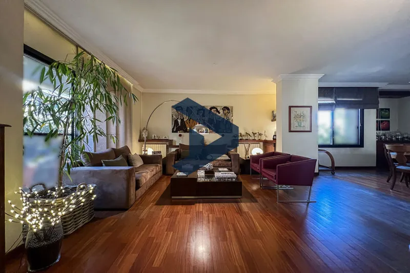 Fully Refurbished | Spacious Bedrooms | Strategic Location — الصورة 5