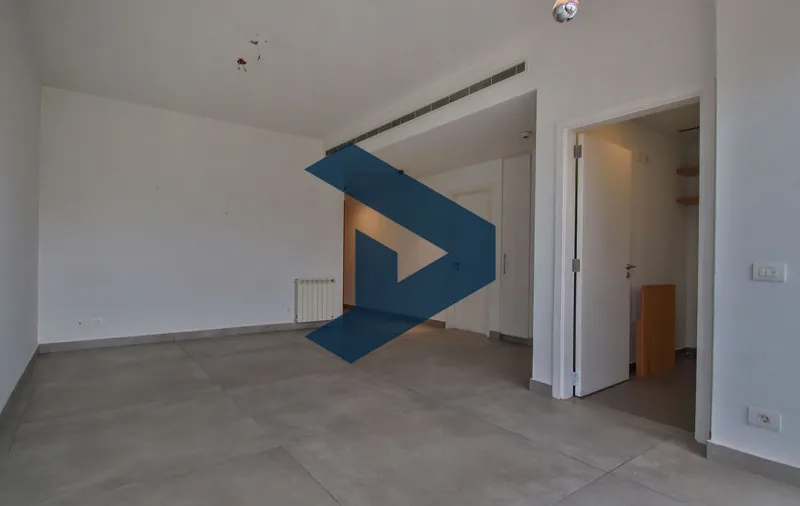 Prime Location | Unfurnished Apartment | Walking distance to restaurants — الصورة 3