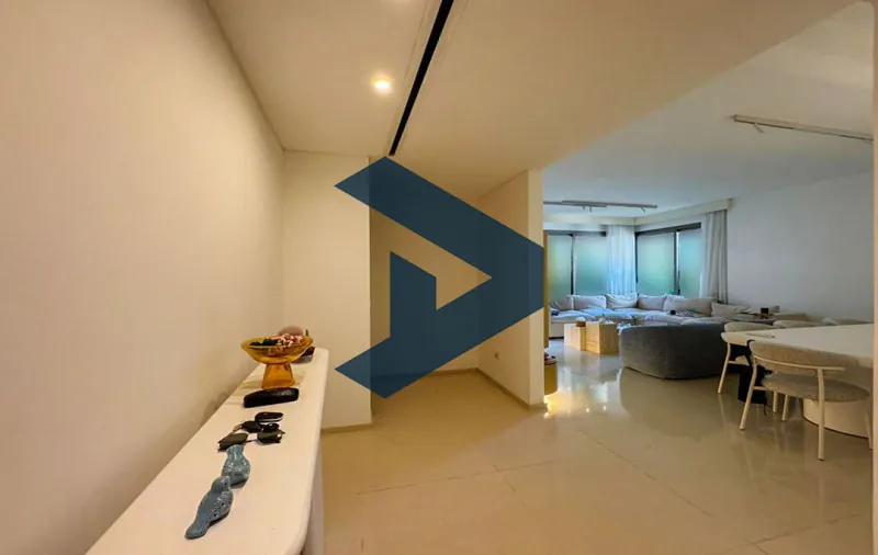 Prime Location | Well Maintained Building | Cozy Apartment — photo 2