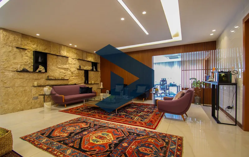 Prime Location | Well Maintained Building | Fully Renovated — photo 4