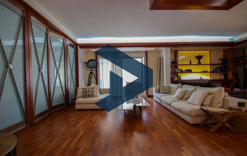 Prime Location | Well Maintained Building | Spacious Apartment — photo 2
