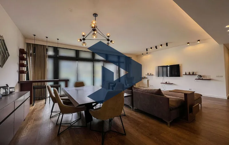 High ceiling | Naturally lit | High End finish