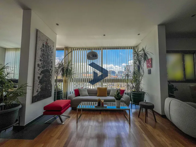 Beautifully Renovated | Open view | High Floor — photo 2