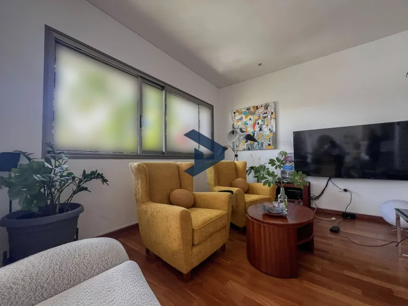 Beautifully Renovated | Open view | High Floor — photo 3