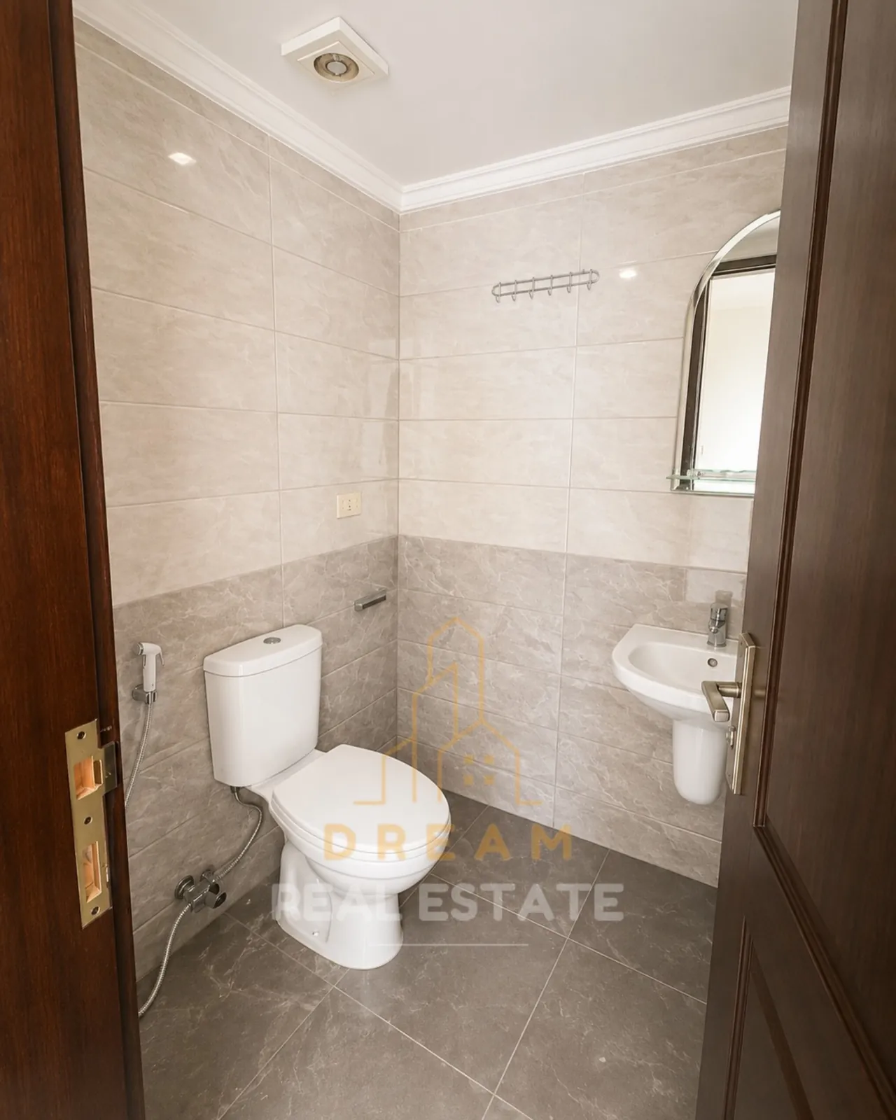 Apartment for Sale in Downtown Saida — الصورة 7