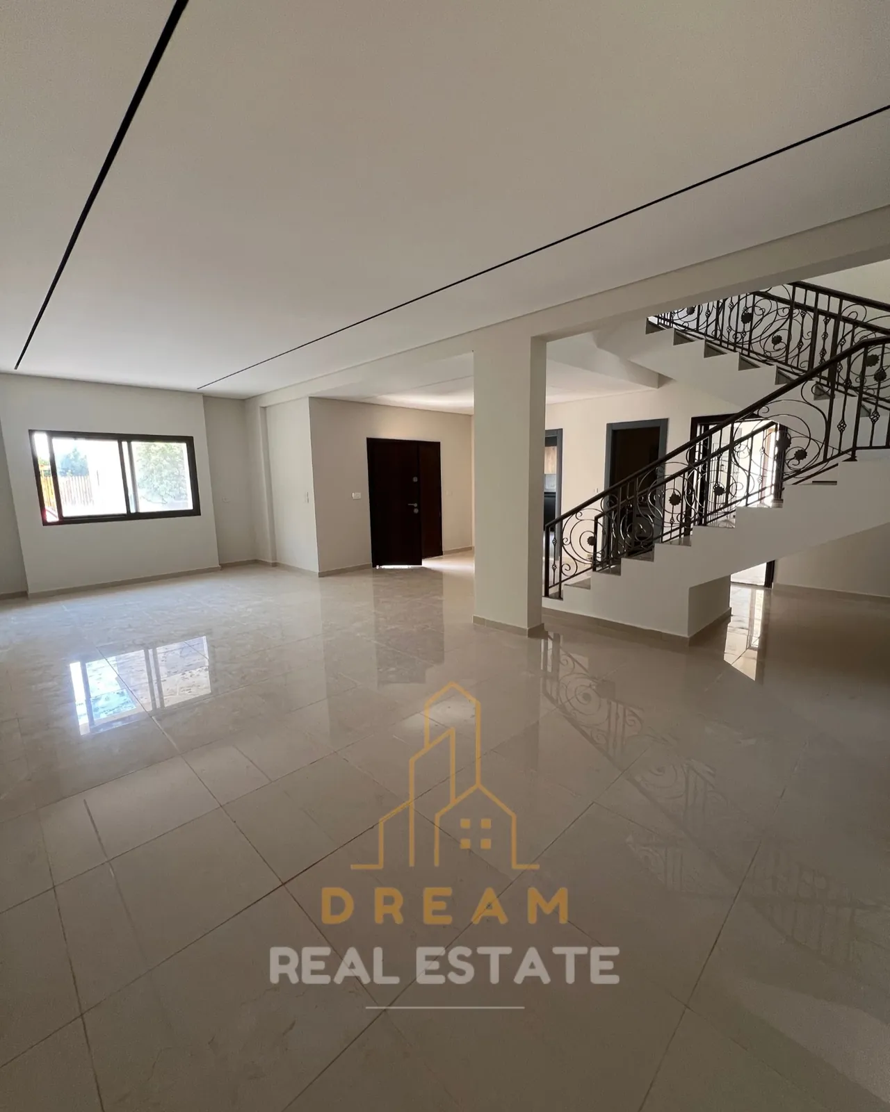Villa for Sale in Rmeileh - Saida — الصورة 2