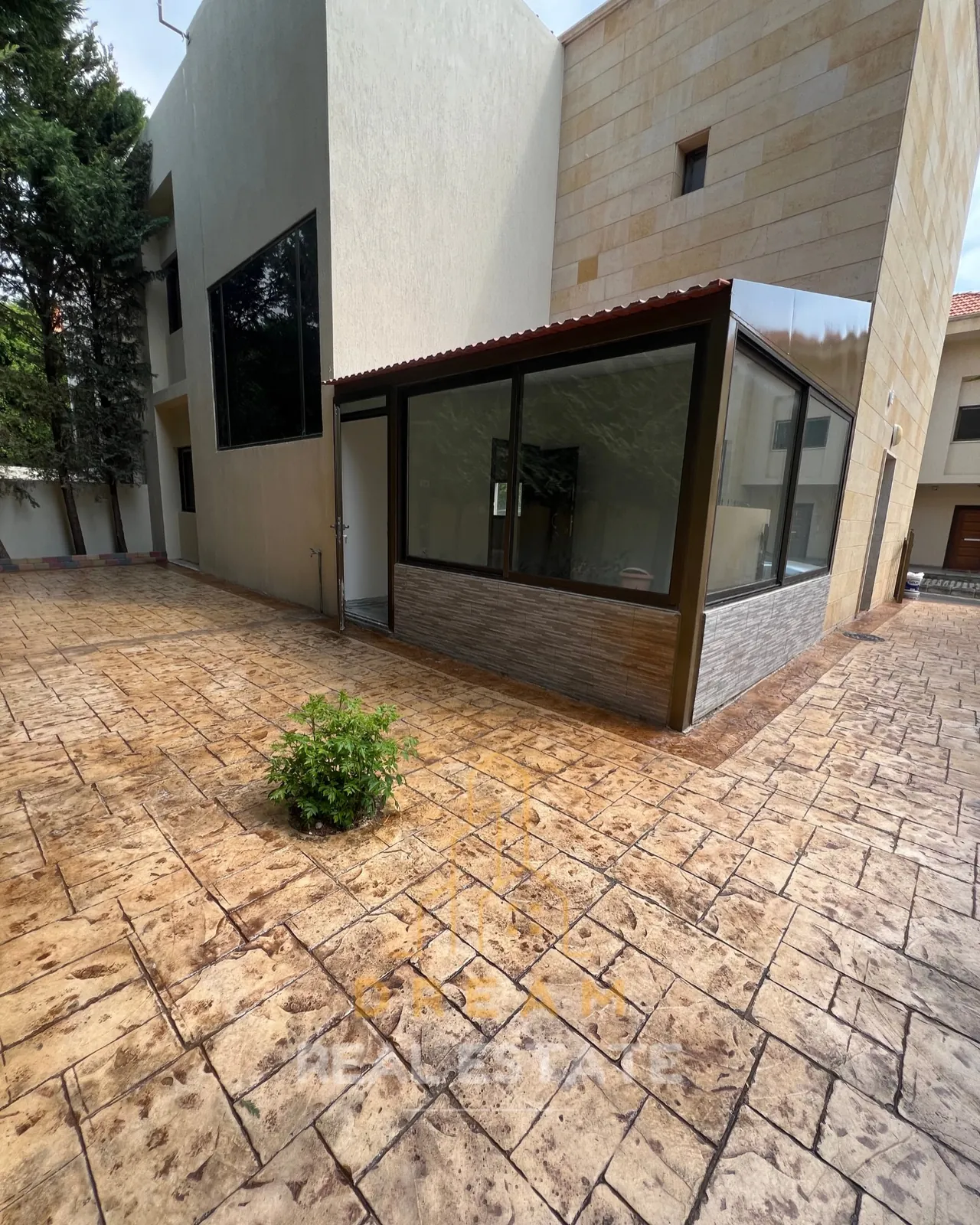 Villa for Sale in Rmeileh - Saida — الصورة 4