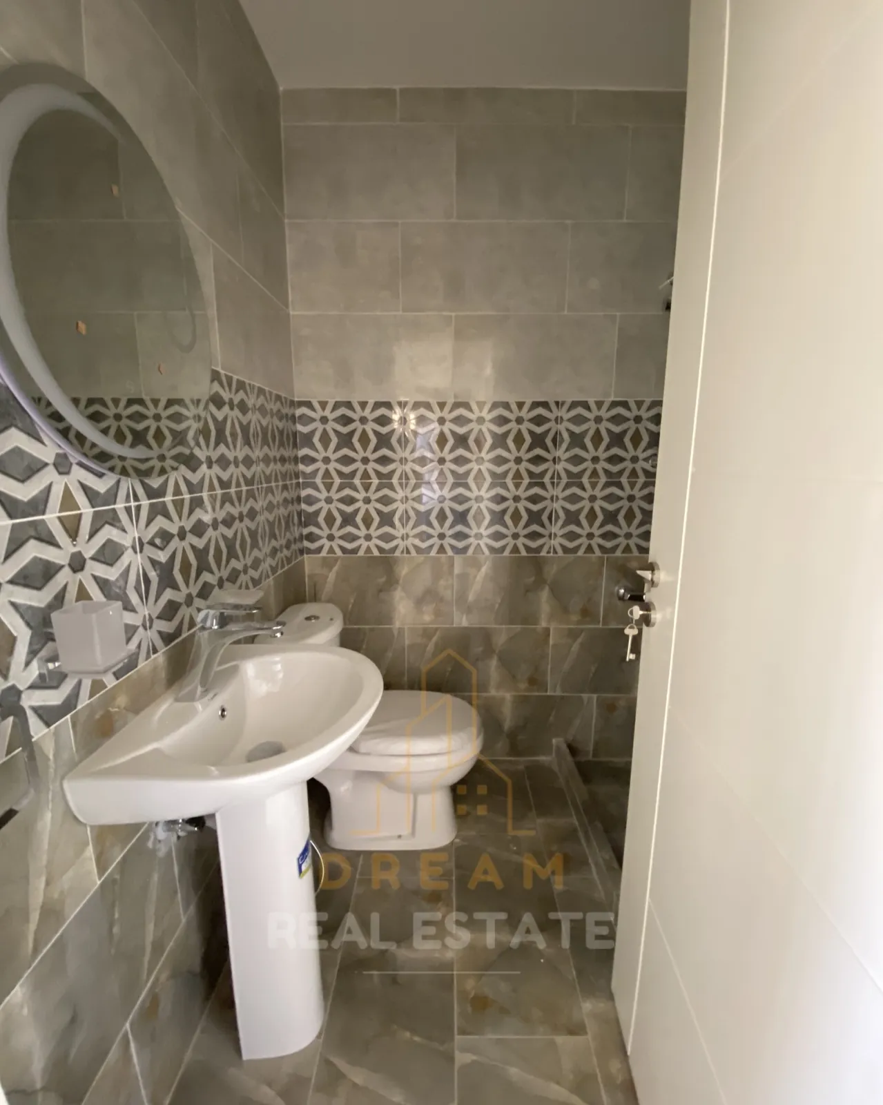 New Apartment for Sale in Hlaliyeh - Saida — الصورة 3