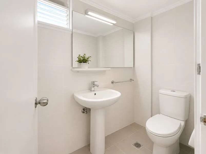 Office for Rent  in Achrafieh — الصورة 7