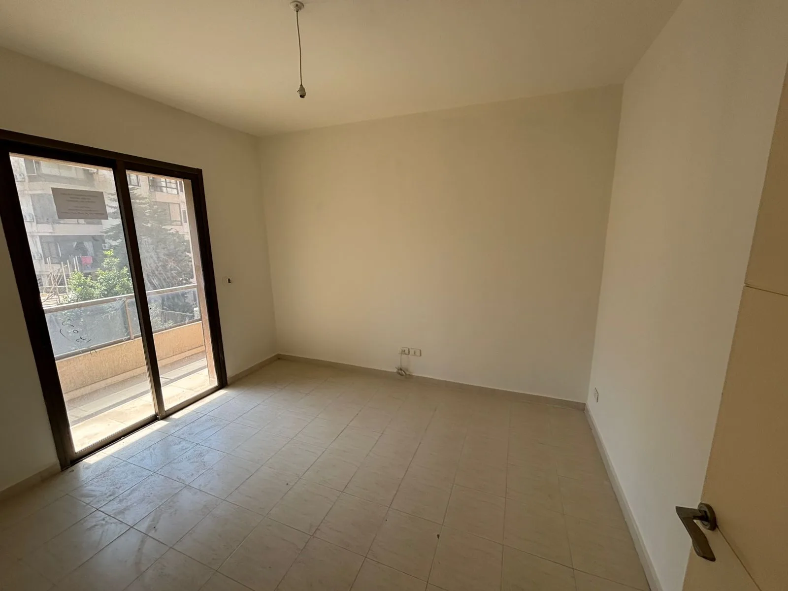 Apartment for Rent in Mazraat Yachoua — الصورة 6
