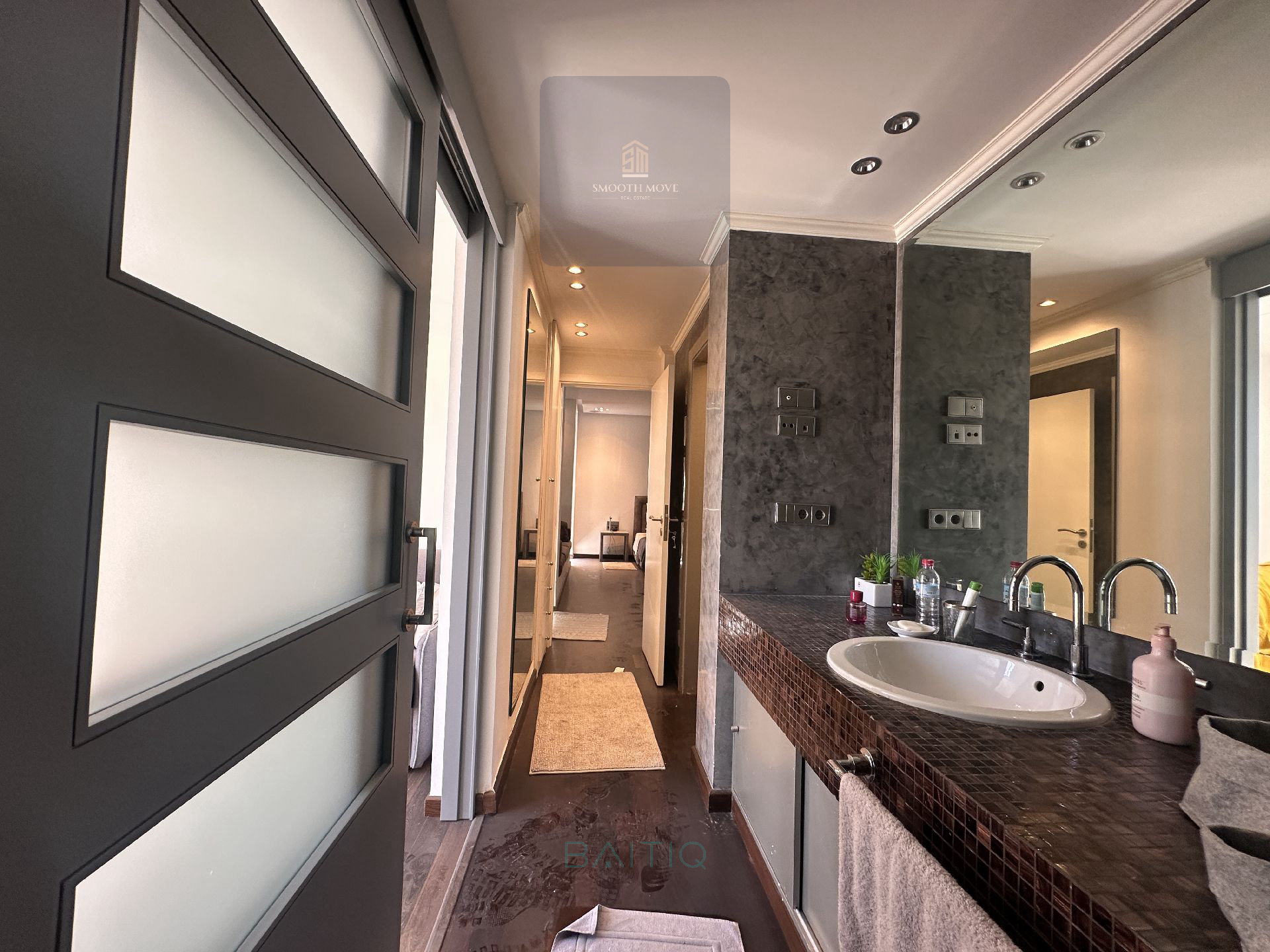 1-bedroom property with private terrace in Downtown Beirut — الصورة 7
