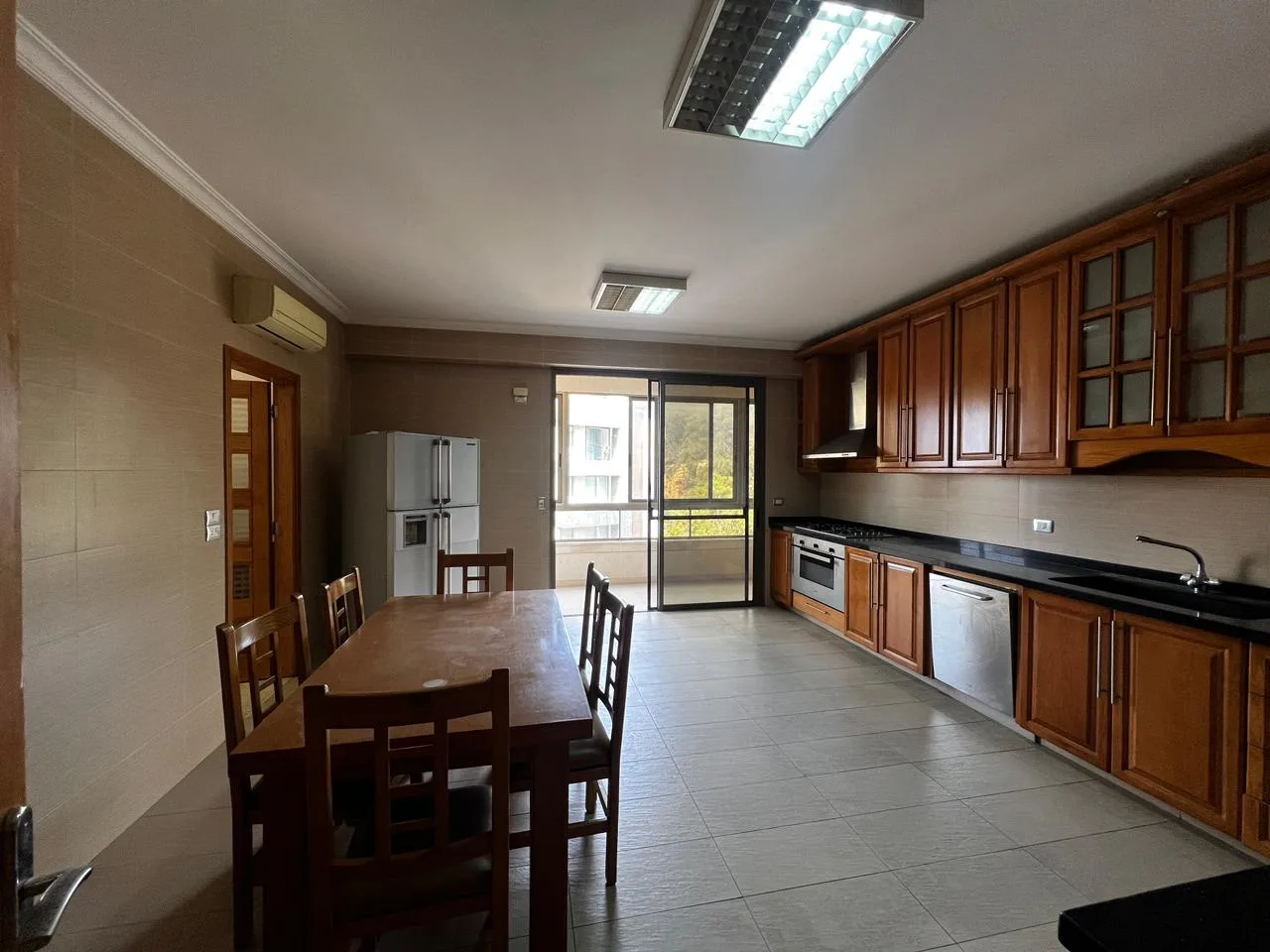 Apartment for Rent in Baabda, Lebanon — الصورة 6