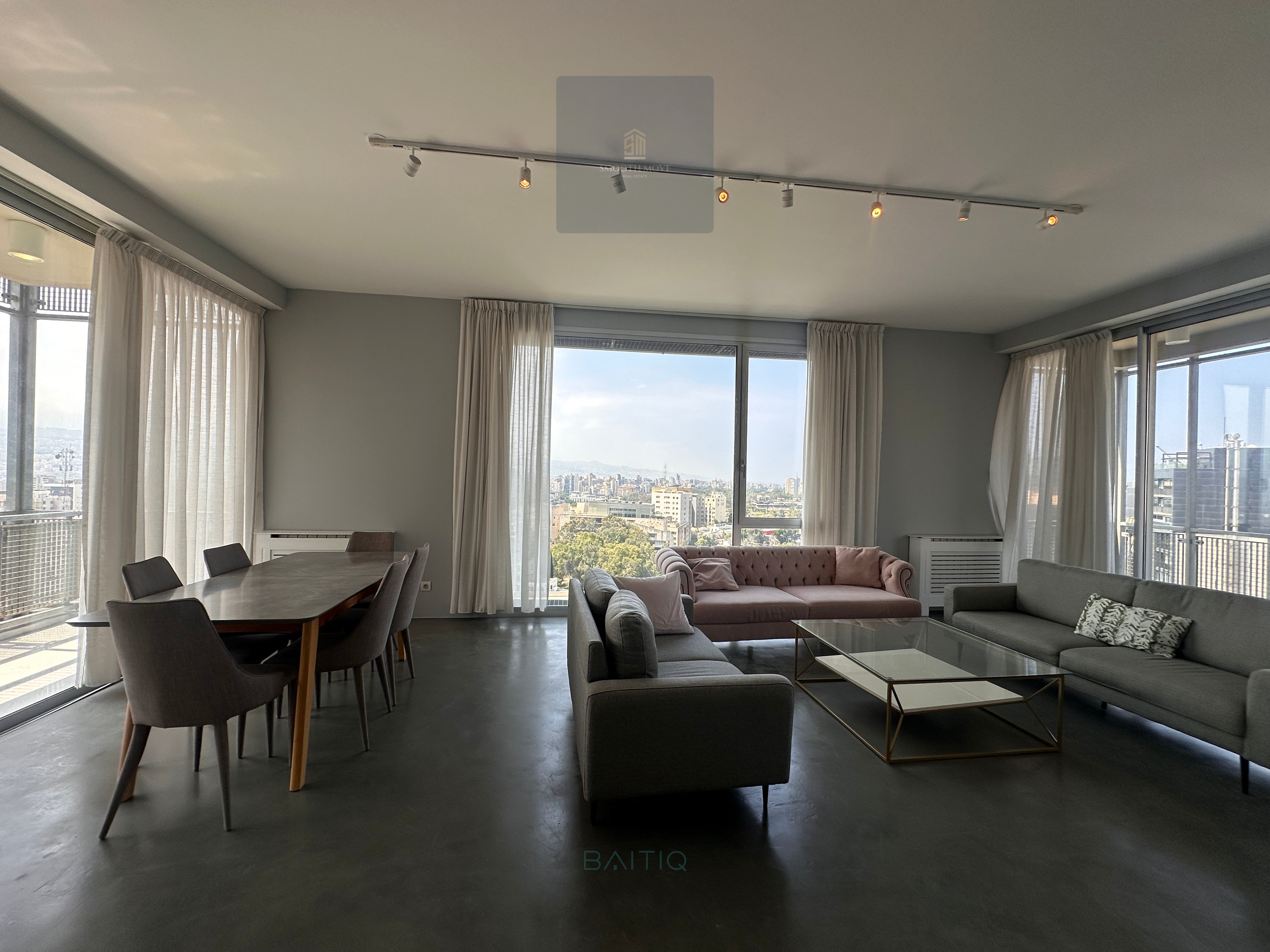 Luxury Furnished Apartment With Spectacular Views for Rent in Achrafieh, Beirut — الصورة 2