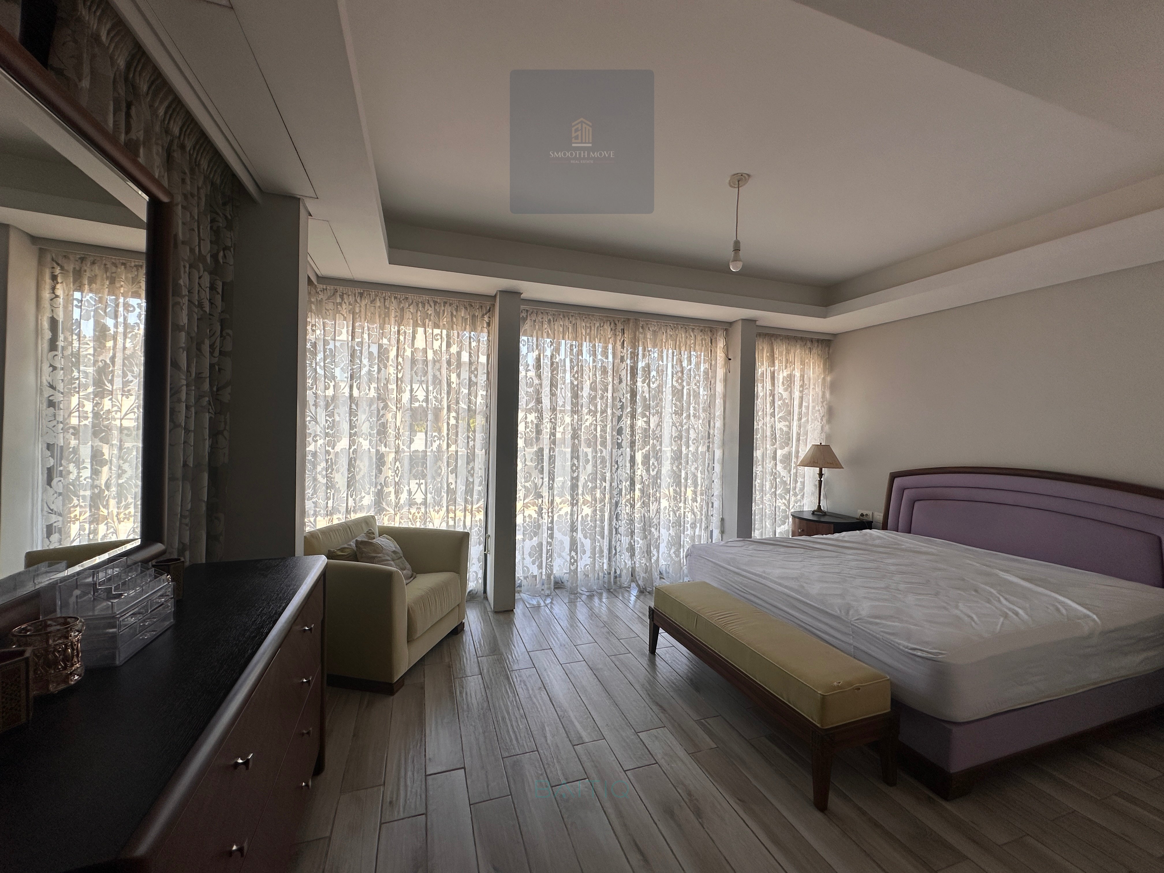Furnished Seaview Duplex with Terrace For Rent in Clemenceau, Beirut — الصورة 10