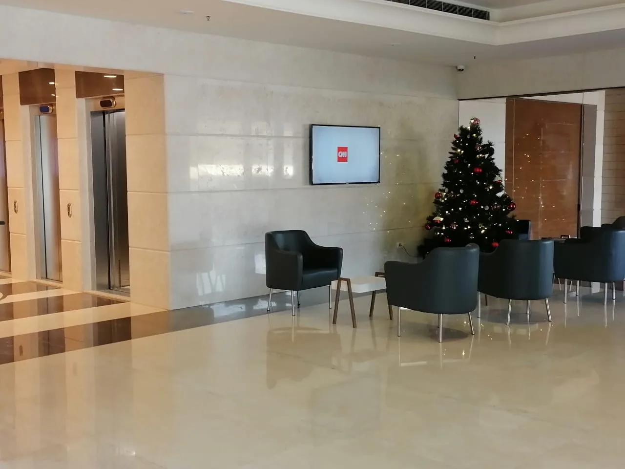 Office for Sale in Dbayeh — الصورة 2