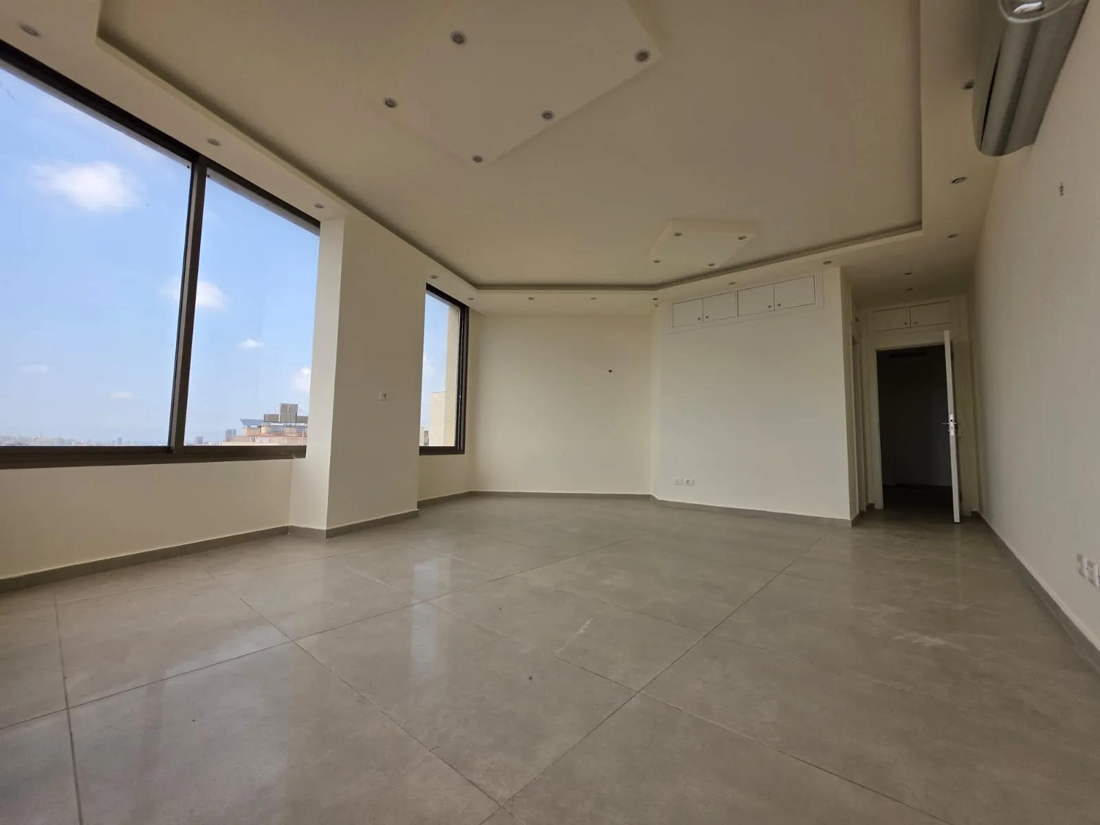 Office for rent in Hadath — الصورة 2