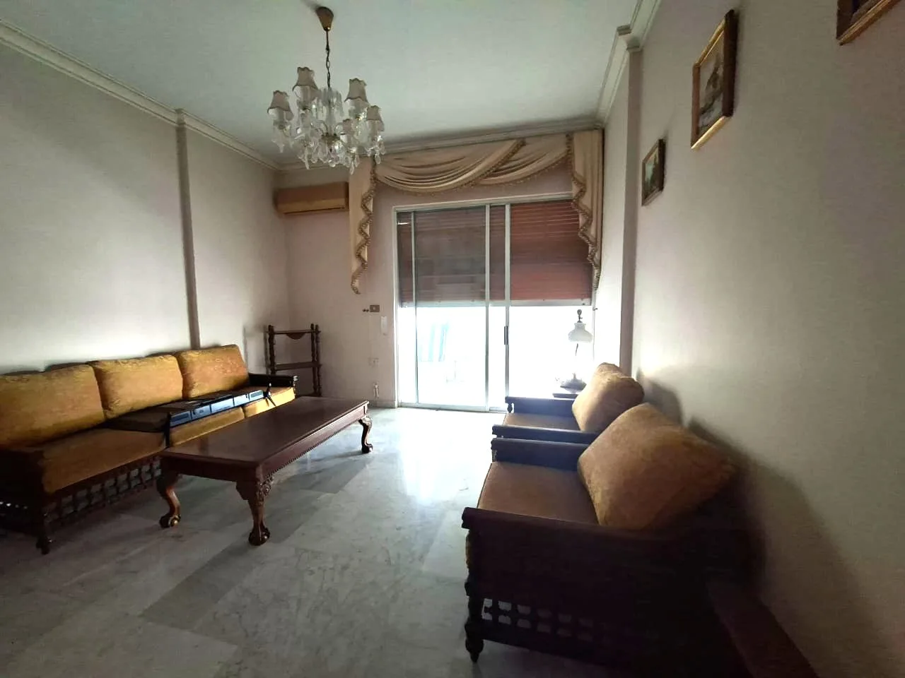 Apartment for Sale in Ain El Tineh, Beirut, Lebanon — الصورة 4
