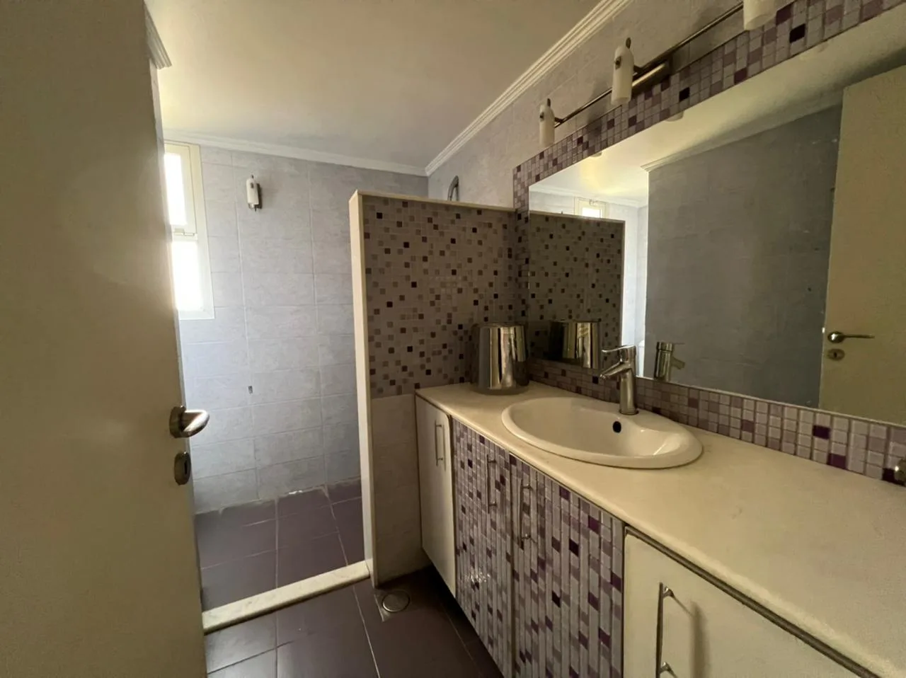 Apartment for Sale in Syoufi, Achrafieh, Beirut, Lebanon — الصورة 10