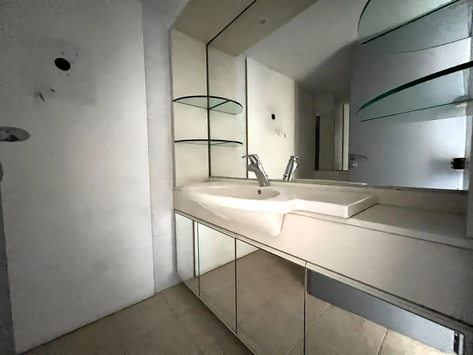 Office for rent in Gemmayzeh — الصورة 9