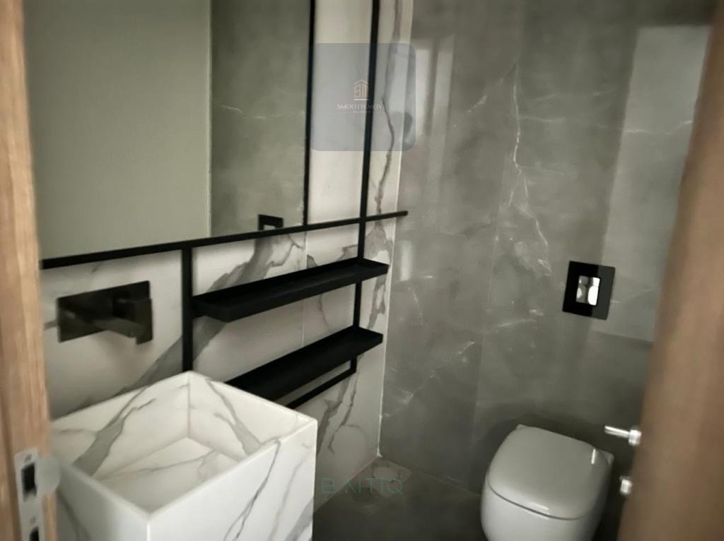 Gorgeous High End Finishing 3 Bedroom Apartment in Ashrafieh — الصورة 20